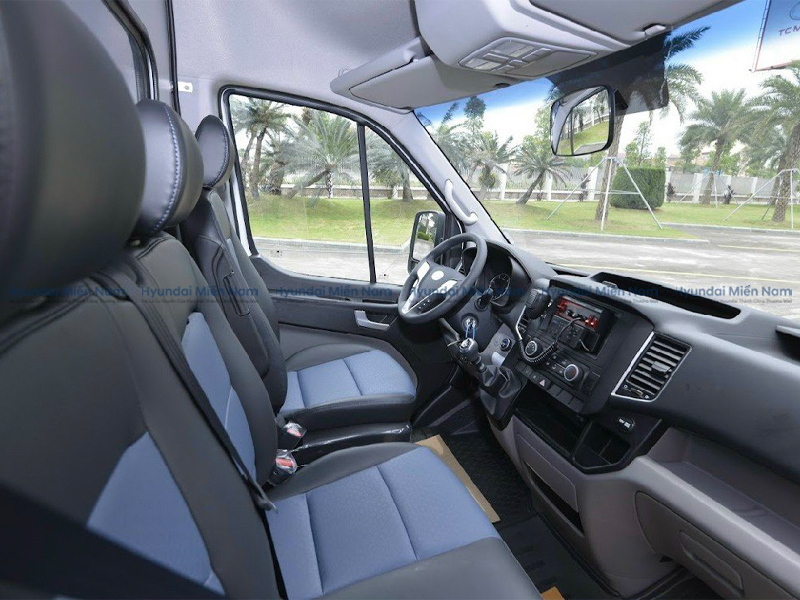 Xe Khách Hyundai Solati 16 Chỗ (10)