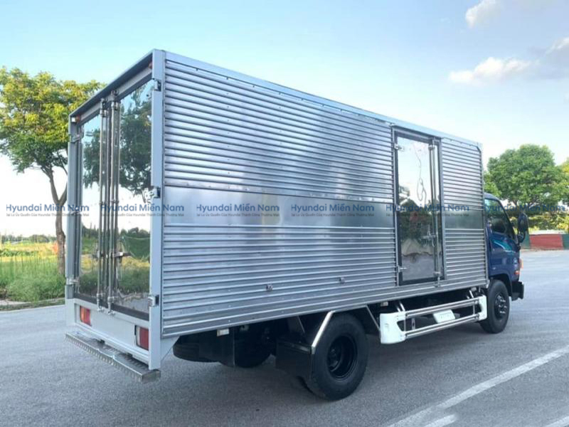 Xe Tải Hyundai New Mighty 110sl Thùng Kín Inox 7 Tấn Thùng Dài 5m8 (1)