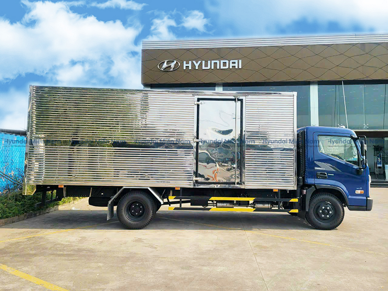 Xe Tải Hyundai New Mighty Ex8l Thùng Kín Inox 7 Tấn Thùng Dài 5m7 (4)