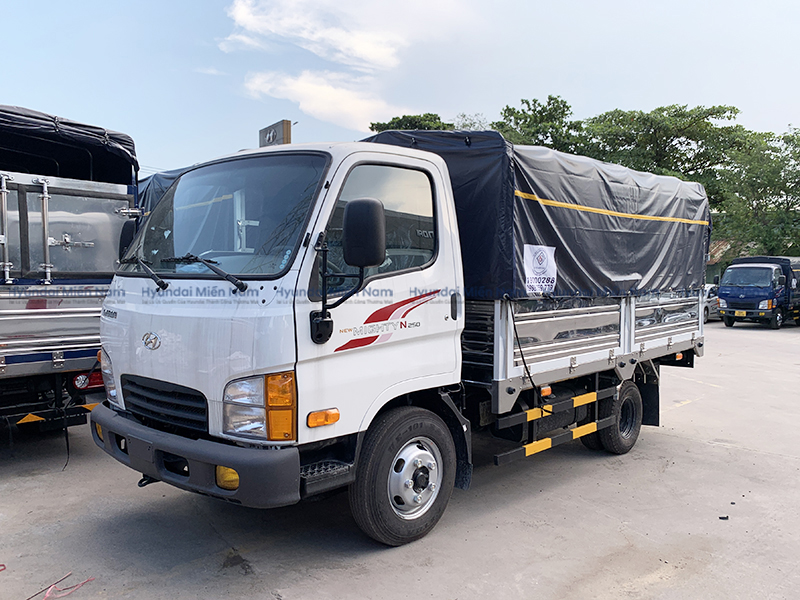 Xe Tải Hyundai New Mighty N250 Thùng Mui Bạt 2.5 Tấn Thùng Dài 3m6 (6)