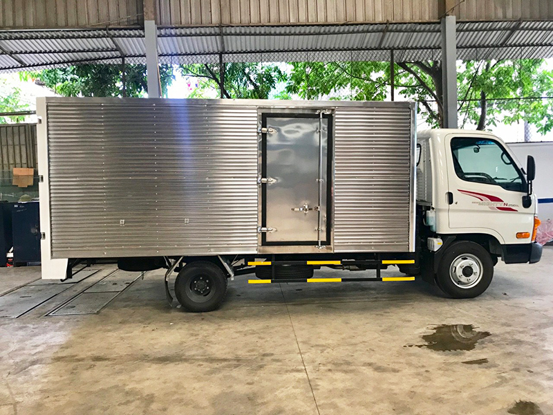 Xe Tải Hyundai New Mighty N250sl Thùng Kín Inox 2.5 Tấn Thùng Dài 4m3 (1)